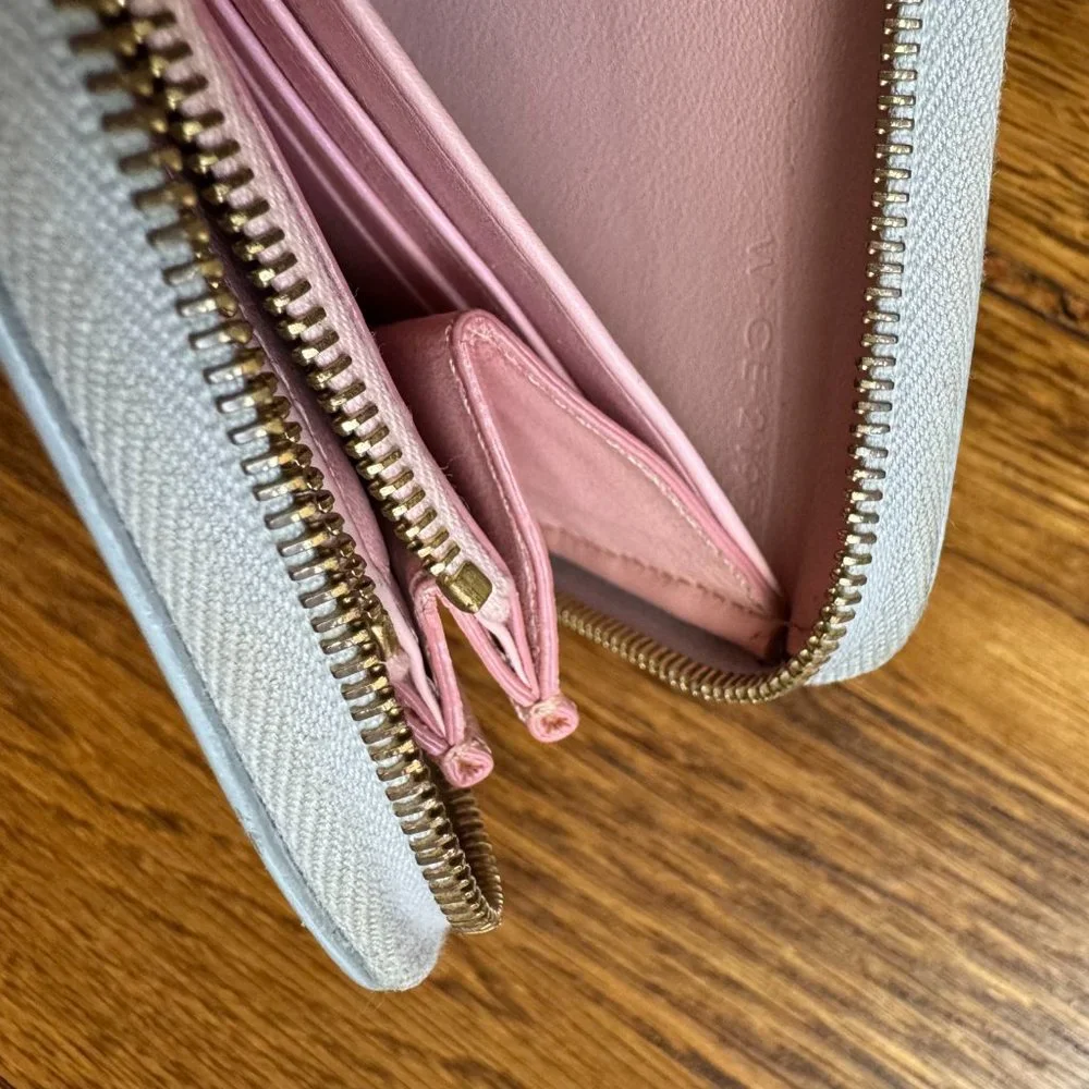 🩷LAST CHANCE🩷 Celine Gray & Pink Zippy Wallet - Picture 10 of 12